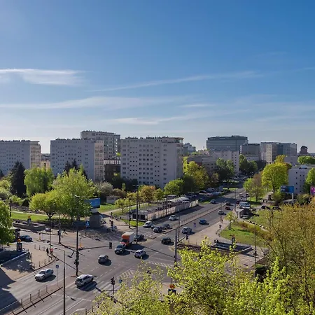 Bright Right Next To The Metro By Renters Apartamento *