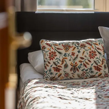 Apartamento Bright Right Next To The Metro By Renters Varsóvia